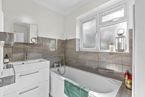 27 Ellsworth Road, HP11 2TU-1.jpg