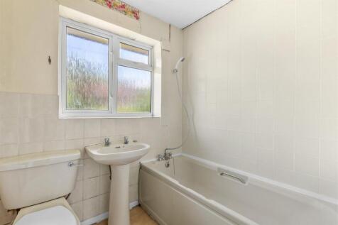 2 Southfield Road, HP13 5LA-4.jpg