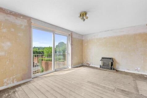 2 Southfield Road, HP13 5LA-6.jpg