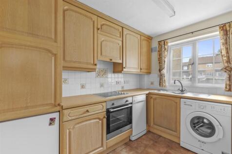 64 Lansdowne Way, HP11 1TN-1.jpg