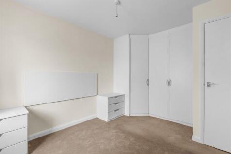 64 Lansdowne Way, HP11 1TN-7.jpg