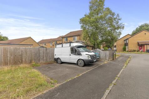 64 Lansdowne Way, HP11 1TN-12.jpg