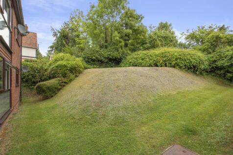 COMMUNAL GARDENS