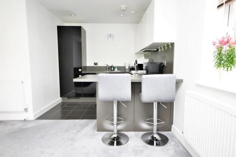Kitchen 2.jpg
