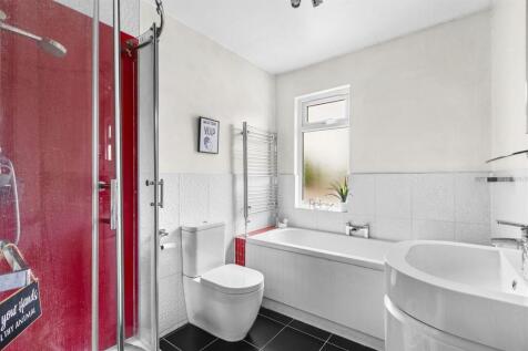 107 Amersham Road, HP13 5AD-5.jpg