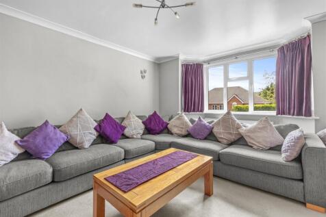 6 Coningsby Road, HP13 5NX-6.jpg