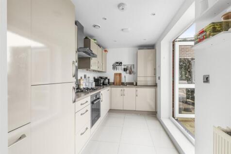 9 Sheraton Court, Bartlett Crescent, HP12 3DY-8.jp