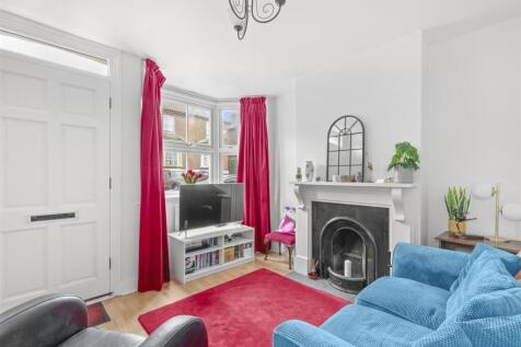 30 Gordon Road, HP13 6ER-8.jpg