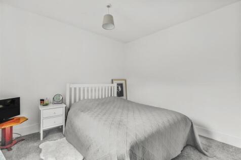 30 Gordon Road, HP13 6ER-2.jpg