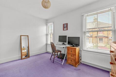 30 Gordon Road, HP13 6ER-4.jpg