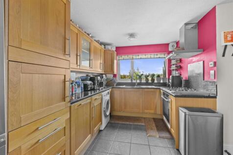 33 Brecon Way, HP13 5NN-2.jpg