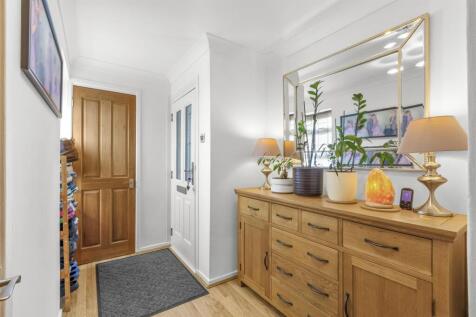 33 Brecon Way, HP13 5NN-3.jpg