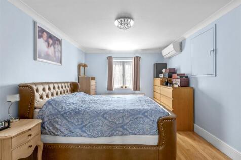 33 Brecon Way, HP13 5NN-8.jpg