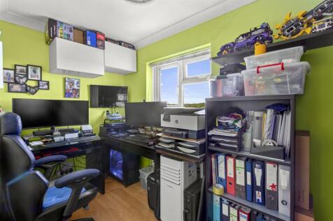 33 Brecon Way, HP13 5NN-10.jpg