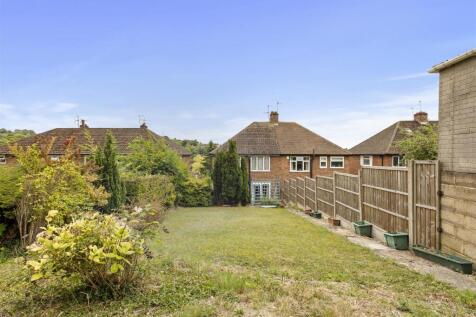 46 Buckingham Drive, HP13 7XS-12.jpg