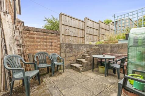 46 Buckingham Drive, HP13 7XS-10.jpg