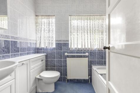 46 Buckingham Drive, HP13 7XS-4.jpg