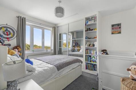 27 Kendalls Close, HP13 7NN-5.jpg