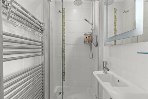 27 Kendalls Close, HP13 7NN-3.jpg