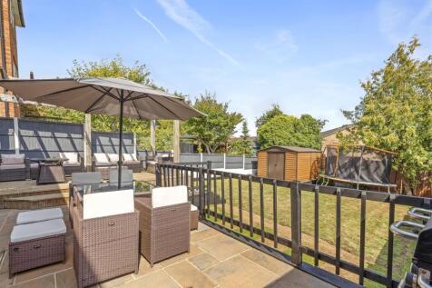 27 Kendalls Close, HP13 7NN-11.jpg