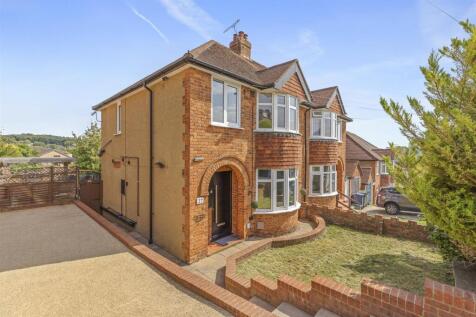 27 Kendalls Close, HP13 7NN-15.jpg