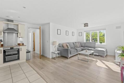 4 Ives House, Ercolani Avenue, HP13 7FZ-8.jpg