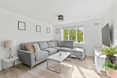 4 Ives House, Ercolani Avenue, HP13 7FZ-7.jpg