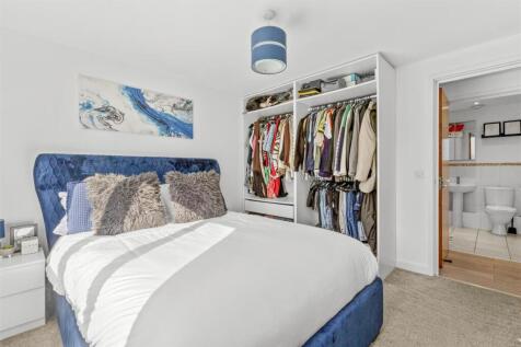 4 Ives House, Ercolani Avenue, HP13 7FZ-3.jpg