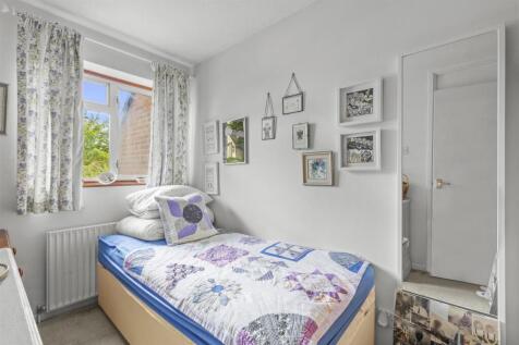 10 Portway Drive, HP12 4AU-1.jpg