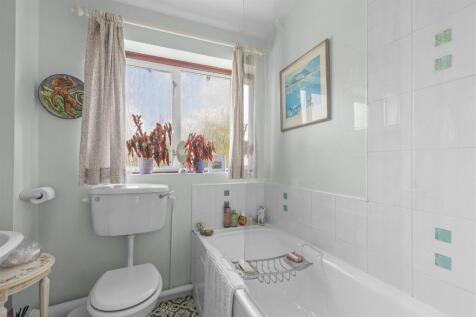 10 Portway Drive, HP12 4AU-2.jpg