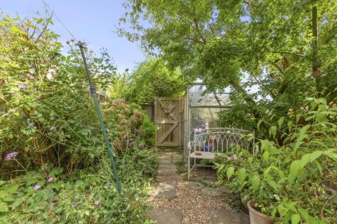 10 Portway Drive, HP12 4AU-12.jpg