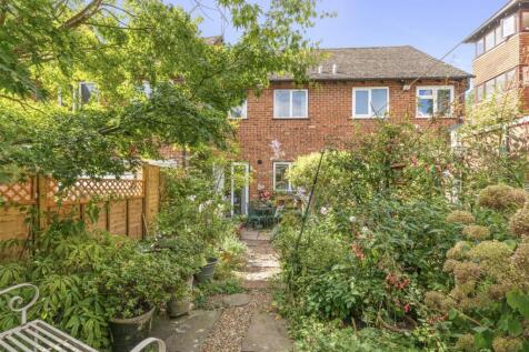 10 Portway Drive, HP12 4AU-11.jpg