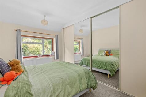 77 Suffield Road, HP11 2JN-2.jpg