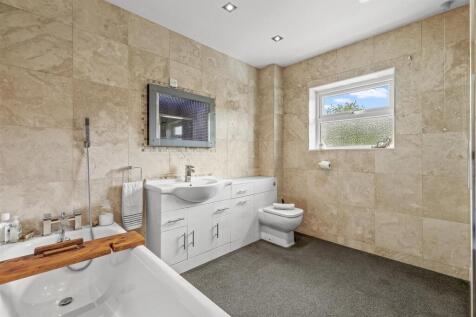 3 Manor Gardens, HP13 5HD-3.jpg