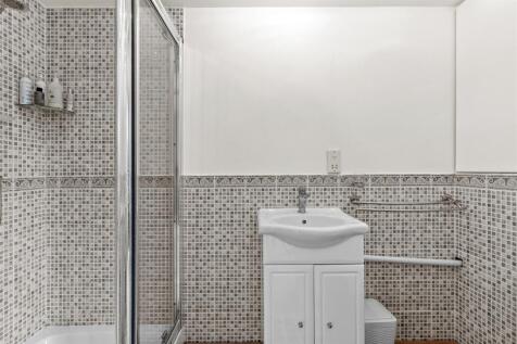 3 Manor Gardens, HP13 5HD-1.jpg