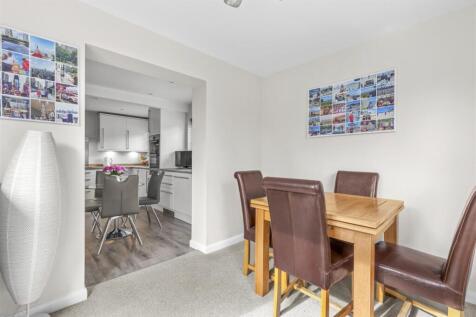 DINING ROOM/FAMILY ROOM