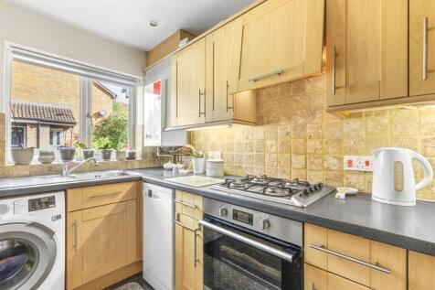 71 Lansdowne Way, HP11 1TW-11.jpg