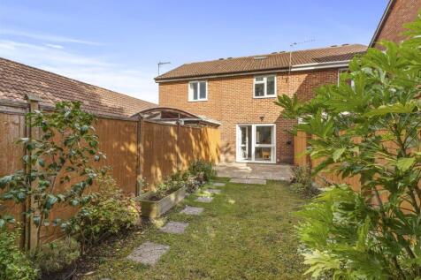71 Lansdowne Way, HP11 1TW-14.jpg
