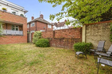 Flat 10, Riverlock Court, Spring Gardens Road, HP1