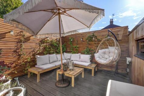 18 Cromwell Road, HP13 7AN-12.jpg