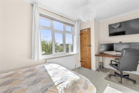 18 Cromwell Road, HP13 7AN-3.jpg