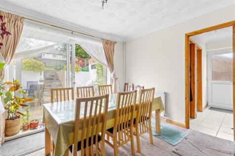 13 Wendover Street, HP11 2JE-10.jpg