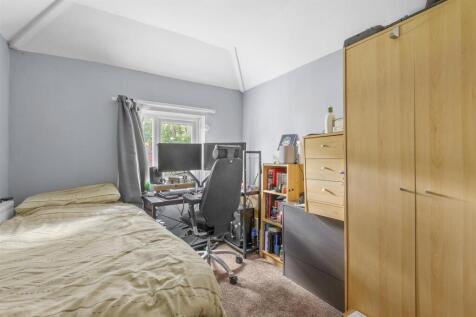 13 Wendover Street, HP11 2JE-4.jpg
