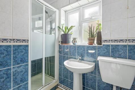13 Wendover Street, HP11 2JE-8.jpg