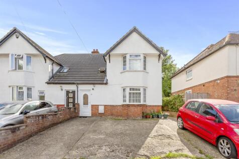 13 Wendover Street, HP11 2JE-15.jpg