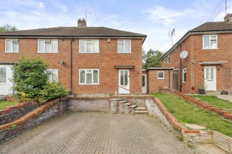 433 Micklefield Road, HP13 7HZ-14.jpg