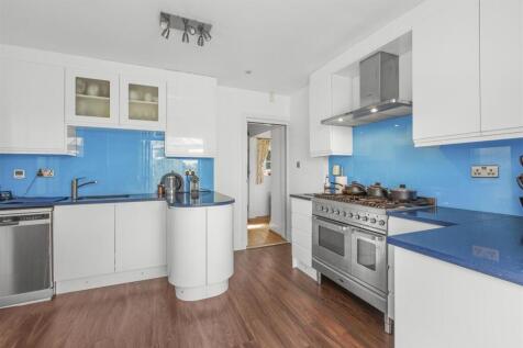 11 Brands Hill Avenue, HP13 5PZ-10.jpg
