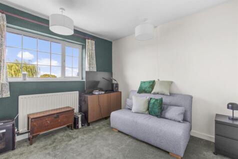 11 Brands Hill Avenue, HP13 5PZ-3.jpg