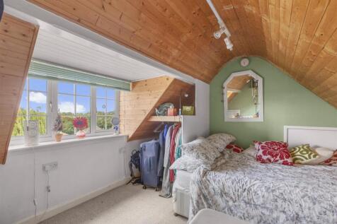 11 Brands Hill Avenue, HP13 5PZ-5.jpg