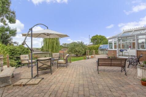 11 Brands Hill Avenue, HP13 5PZ-12.jpg